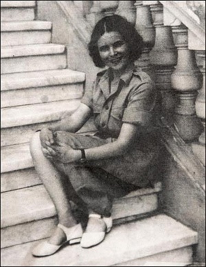 105 tuổi vẫn còn trinh - 1 105 tuổi vẫn còn trinh - 1