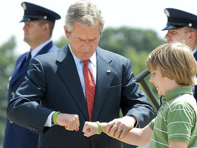 Chùm ảnh: Những khoảnh khắc hóm hỉnh của Tổng thống Mỹ Bush - 10