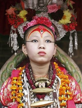 Chùm ảnh: Ngắm dung nhan các nữ thánh sống của Nepal - 10