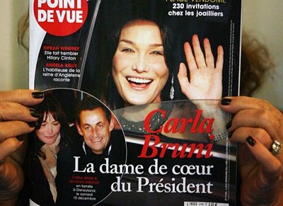 Chùm ảnh: Những khoảnh khắc lãng mạn của vợ chồng Tổng thống Pháp - 1