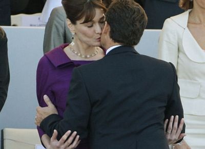 Chùm ảnh: Những khoảnh khắc lãng mạn của vợ chồng Tổng thống Pháp - 12