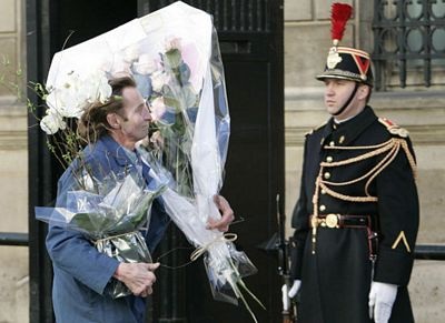 Chùm ảnh: Những khoảnh khắc lãng mạn của vợ chồng Tổng thống Pháp - 5