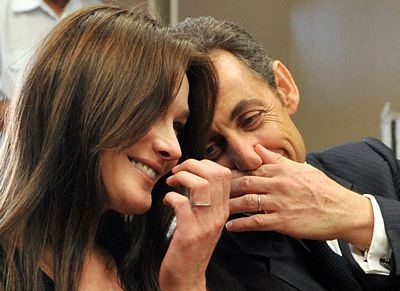 Chùm ảnh: Những khoảnh khắc lãng mạn của vợ chồng Tổng thống Pháp - 6