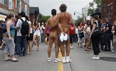 Những bức ảnh nude nổi tiếng nhất của năm 2008 - 11