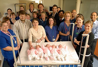 Một bà mẹ sinh 5 - 3