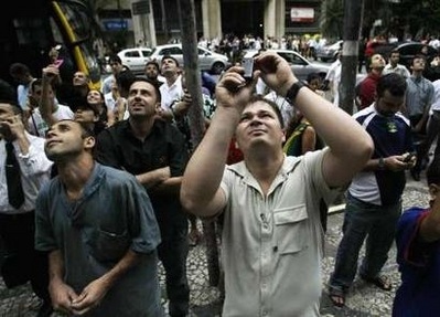 “Người nhện” tay không leo nhà chọc trời ở Brazil - 6 “Người nhện” tay không leo nhà chọc trời ở Brazil - 6