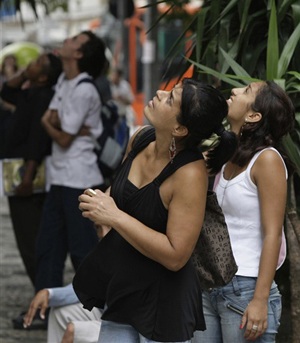 “Người nhện” tay không leo nhà chọc trời ở Brazil - 4 “Người nhện” tay không leo nhà chọc trời ở Brazil - 4