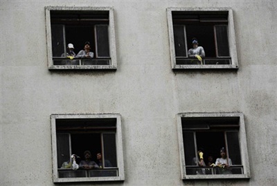 “Người nhện” tay không leo nhà chọc trời ở Brazil - 7 “Người nhện” tay không leo nhà chọc trời ở Brazil - 7