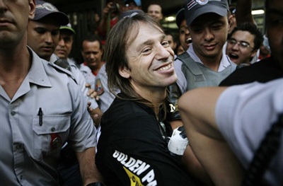 “Người nhện” tay không leo nhà chọc trời ở Brazil - 10 “Người nhện” tay không leo nhà chọc trời ở Brazil - 10