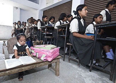 Bé gái nhỏ nhất thế giới - 3