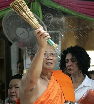 Chùm ảnh: Tưng bừng lễ hội té nước Thái Lan - 12 Chùm ảnh: Tưng bừng lễ hội té nước Thái Lan - 12