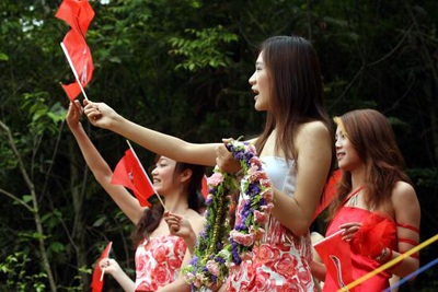 Màn trình diễn nín thở: Đi ô tô trên dây - 3