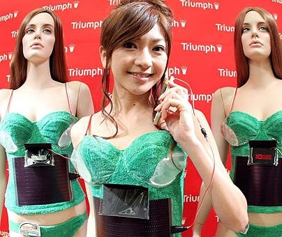 Áo nịt ngực nạp pin cho iPod - 2 Áo nịt ngực nạp pin cho iPod - 2