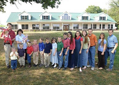 Một bà mẹ mang thai lần thứ 18 - 1