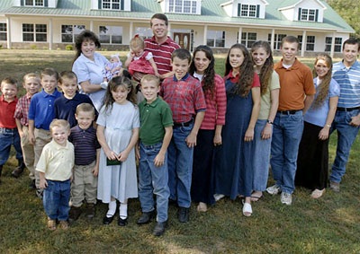 Một bà mẹ mang thai lần thứ 18 - 9