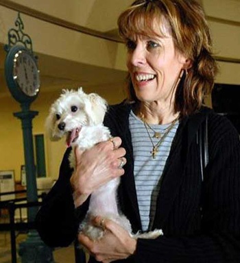 "Đôi chân thần kỳ" của chú chó khuyết 2 chi nổi tiếng thế giới - 8 "Đôi chân thần kỳ" của chú chó khuyết 2 chi nổi tiếng thế giới - 8