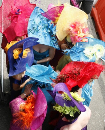 Săn mũ “hàng độc” tại lễ hội đua ngựa hoàng gia Anh  - 11