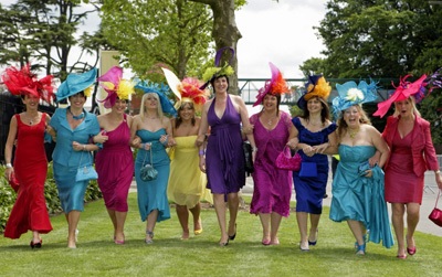 Săn mũ “hàng độc” tại lễ hội đua ngựa hoàng gia Anh  - 5