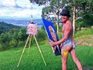 Độc chiêu vẽ tranh bằng các bộ phận trên cơ thể - 9 Độc chiêu vẽ tranh bằng các bộ phận trên cơ thể - 9