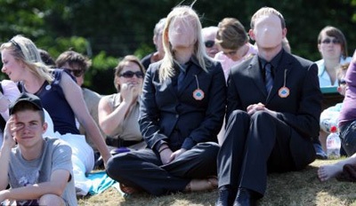 Người "không mặt" bí ẩn gây náo loạn ở Anh - 1