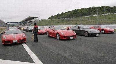 Kỷ lục thế giới 500 chiếc Ferrari diễu hành đồng thời - 1 Kỷ lục thế giới 500 chiếc Ferrari diễu hành đồng thời - 1