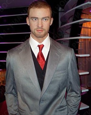 Gặp những người nổi tiếng trong bảo tàng tượng sáp ở Berlin - 15