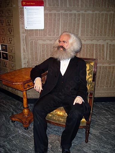 Gặp những người nổi tiếng trong bảo tàng tượng sáp ở Berlin - 2