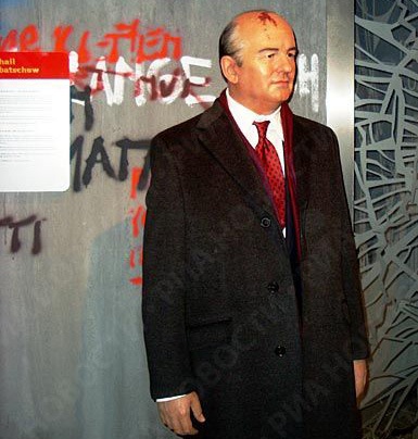 Gặp những người nổi tiếng trong bảo tàng tượng sáp ở Berlin - 7