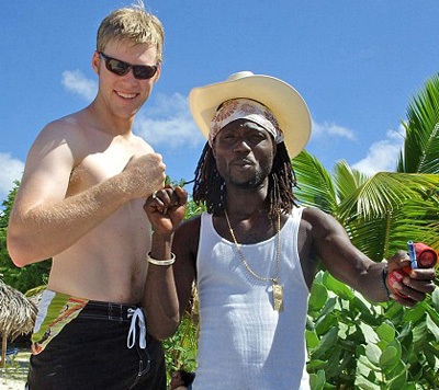 Chồng bác sĩ Anh bị giết trong tuần trăng mật đã qua đời - 3