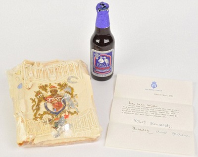 Bán đấu giá miếng bánh cưới của Công nương Diana - 1