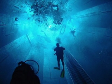 Bể bơi sâu nhất thế giới - 1 Bể bơi sâu nhất thế giới - 1