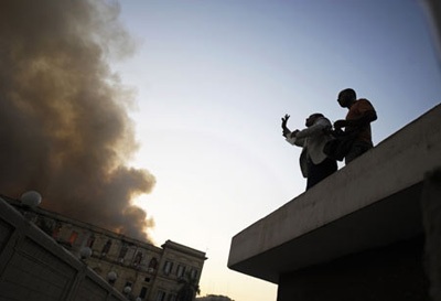 Hỏa hoạn lớn tại Thượng viện, 13 người bị thương - 6