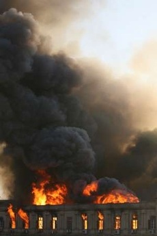 Hỏa hoạn lớn tại Thượng viện, 13 người bị thương - 7