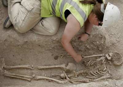 Bí mật bộ hài cốt của “cặp vợ chồng” 1.000 năm tuổi - 3 Bí mật bộ hài cốt của “cặp vợ chồng” 1.000 năm tuổi - 3