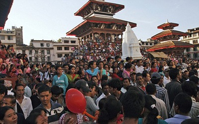 Bé gái 6 tuổi lên ngôi nữ thánh sống tại Nepal - 3