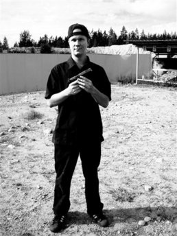 Chân dung thủ phạm vụ thảm sát kinh hoàng ở Phần Lan - 5