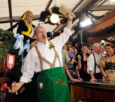 Chùm ảnh: Thăm lễ hội bia lớn nhất thế giới - 1 Chùm ảnh: Thăm lễ hội bia lớn nhất thế giới - 1