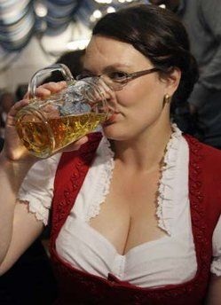 Chùm ảnh: Thăm lễ hội bia lớn nhất thế giới - 13 Chùm ảnh: Thăm lễ hội bia lớn nhất thế giới - 13