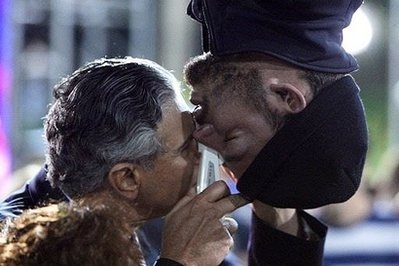 Chùm ảnh: Treo người lộn ngược trong 60 giờ (video) - 11