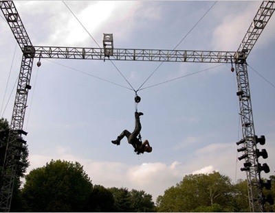 Chùm ảnh: Treo người lộn ngược trong 60 giờ (video) - 2