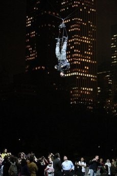 Chùm ảnh: Treo người lộn ngược trong 60 giờ (video) - 7