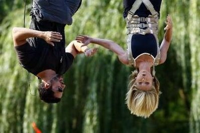 Chùm ảnh: Treo người lộn ngược trong 60 giờ (video) - 5