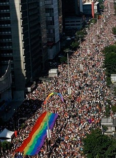 Sao Paulo: Tưng bừng diễu hành đồng tính  - 1