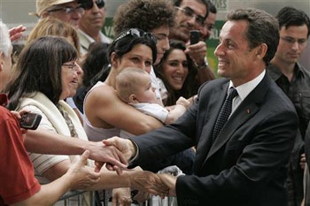 Đảng cánh hữu của Tổng thống Sarkozy sẽ thắng lớn - 1 Đảng cánh hữu của Tổng thống Sarkozy sẽ thắng lớn - 1
