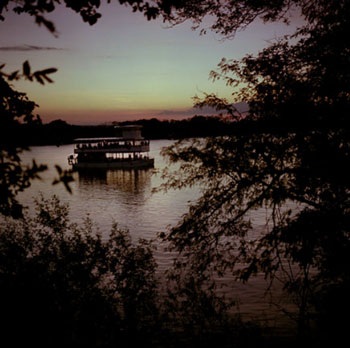 Victoria - Thác nước hùng vĩ nhất thế giới - 11