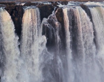 Victoria - Thác nước hùng vĩ nhất thế giới - 2