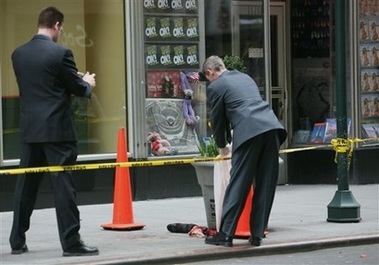 Luật sư nhảy lầu tự tử từ toà tháp cao nhất New York - 1 Luật sư nhảy lầu tự tử từ toà tháp cao nhất New York - 1