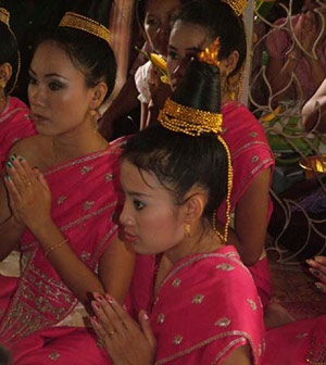 Tưng bừng lễ hội đón năm mới ở Lào - 6