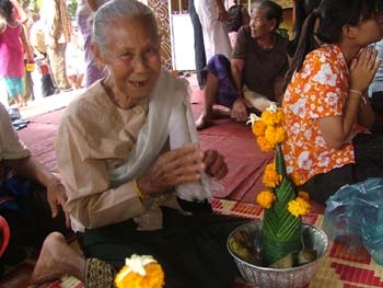 Tưng bừng lễ hội đón năm mới ở Lào - 7