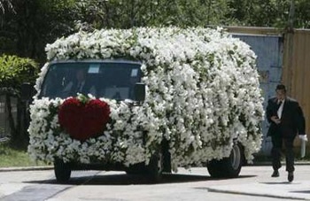 Lễ tang ngập hoa cho nữ tỉ phú giàu nhất châu Á - 2